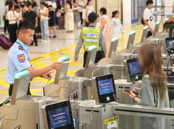澳門過關|港人即日起可用回鄉證過自助通道免切換證件!港珠澳等3口岸適用 附限制條件