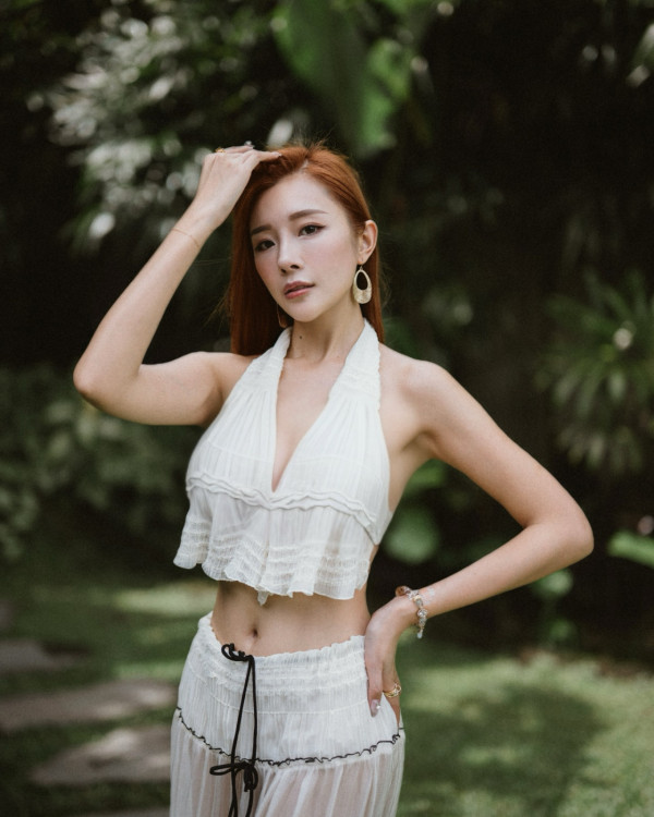 TVB性感女神西班牙大解放比堅尼誘惑！魔鬼巨胸溢出南半球失守震撼眼球
