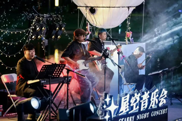 520星空音樂會,圖片來源:微信公眾號@福田文體中心 深圳福田七夕湖畔星空音樂會免費入場!邊行浪漫市集邊聽情歌、附地址交通