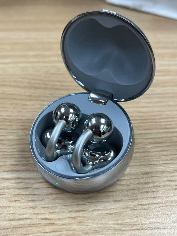 時尚「耳環耳機」新標竿！HUAWEI FreeClip 2 S 開箱實測：鎏光水晶外觀、無感戴足全日 上班運動穿搭必備