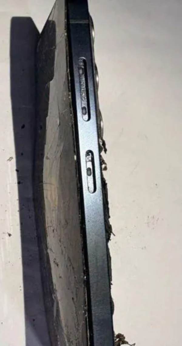 Samsung 手機疑放褲袋爆炸　男子手部及下半身受傷　疑似 Galaxy S26 但型號未證實