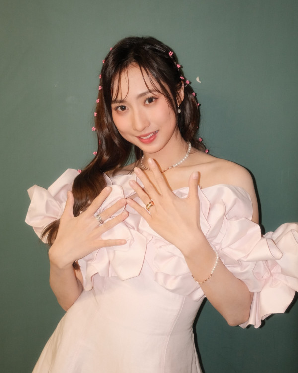 钟柔美清理垃圾屋全身湿透满脸通红打卡！TVB女神一句话留言引热议：“比想象中善良”