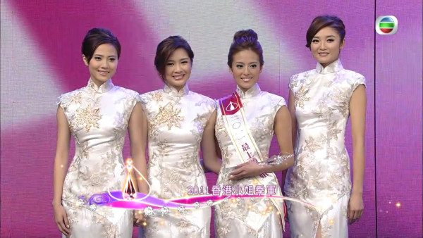 朱晨麗晒冷2011年香港小姐世紀Re-U！亞軍激罕露面 麥美恩缺席「唔埋堆」惹熱議