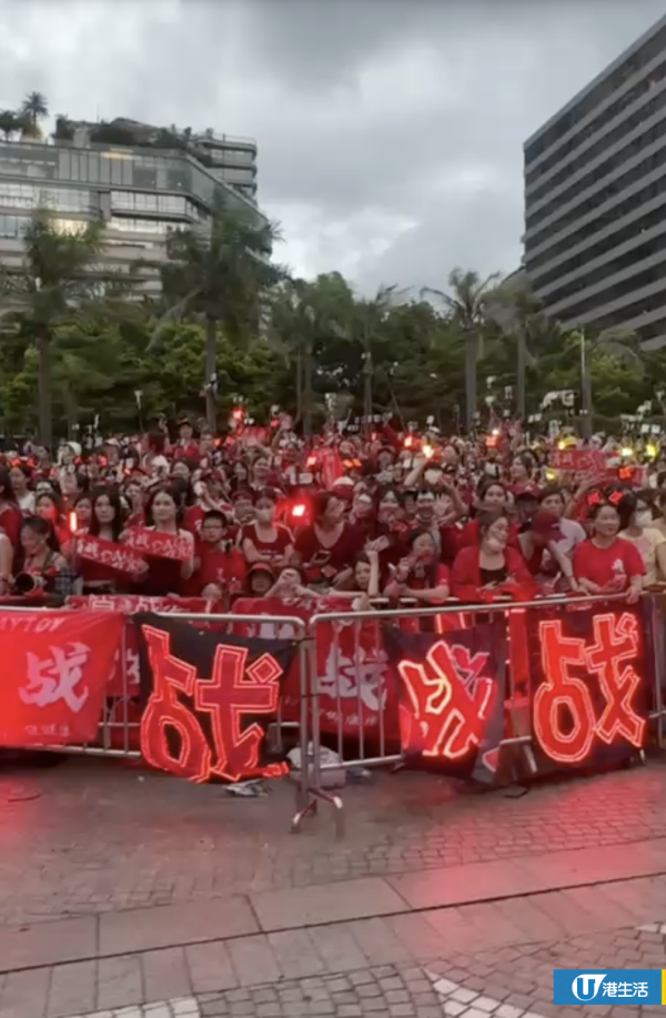 頂流巨星肖戰七夕旋風襲港現身尖沙咀！粉絲萬人空巷逼爆現場近乎癱瘓