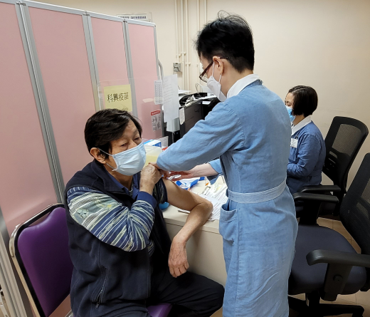 基層醫療署宣布，由2026年10月5日起將逐步整合長者健康中心服務至地區康健網絡。（圖片來源︰HKET）