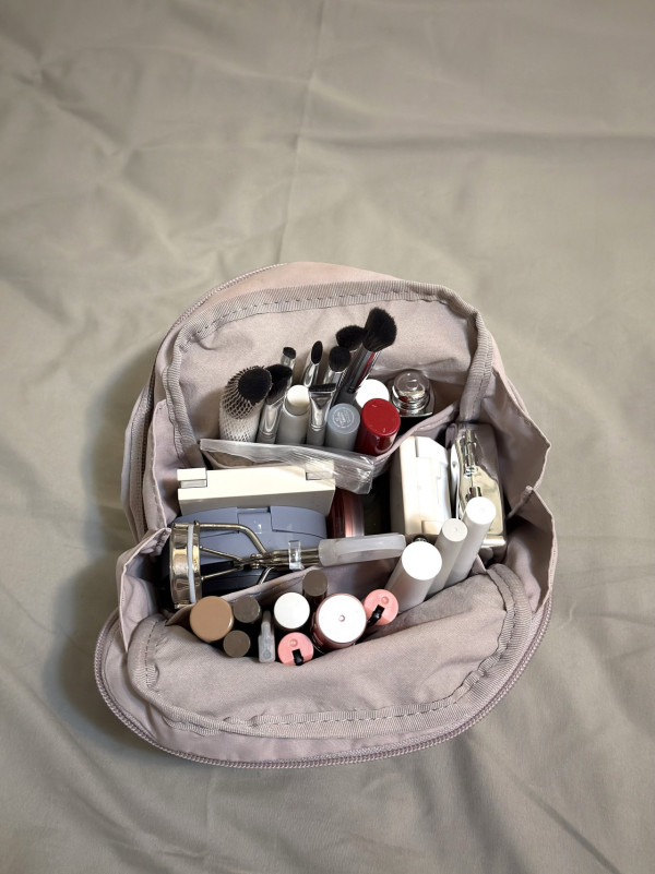 MUJI神級化妝袋爆紅！手掌咁大竟然裝得落成套化妝品 網民讚爆：當護照包都得（附顏色/價格）