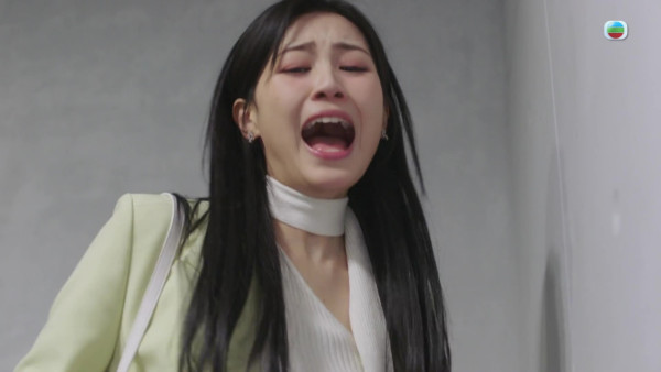 夫妻的博弈｜郭柏妍徒手伸入「真‧公廁馬桶」 首演100%綠茶贏盡好評：想做足200分