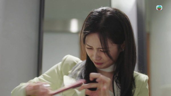 夫妻的博弈｜郭柏妍徒手伸入「真‧公廁馬桶」 首演100%綠茶贏盡好評：想做足200分