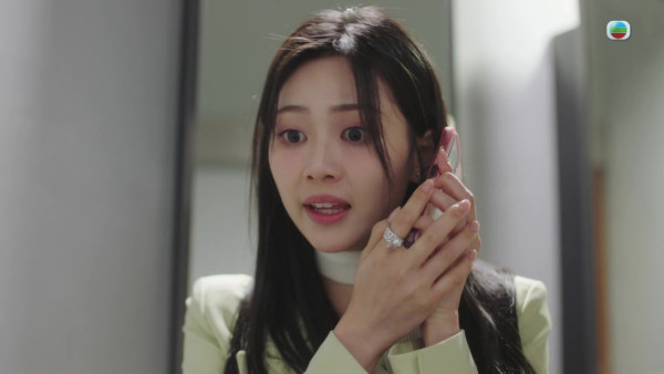 夫妻的博弈｜郭柏妍徒手伸入「真‧公廁馬桶」 首演100%綠茶贏盡好評：想做足200分