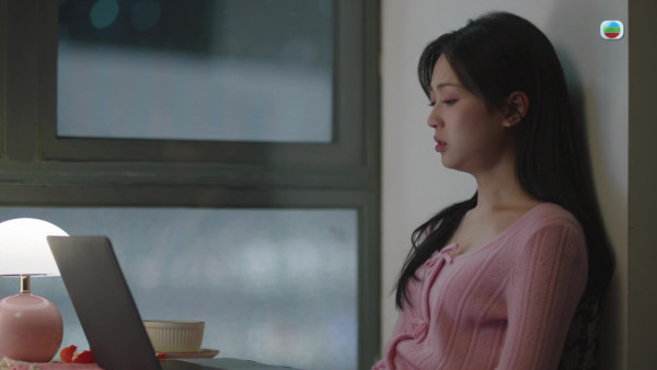 夫妻的博弈｜郭柏妍徒手伸入「真‧公廁馬桶」 首演100%綠茶贏盡好評：想做足200分