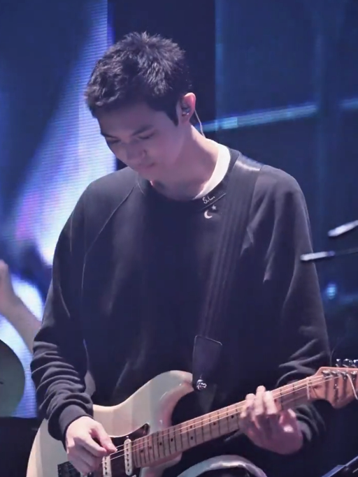 張智霖19歲仔仔魔童正面樣激似周嘉洛！最靚仔星二代高顏值罕曝光獲讚超越父母