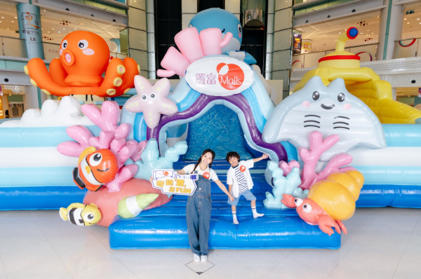 置富Malls“奇趣‘置’多FUN”近6米高巨型主题充气弹跳床(照片由相关机构提供)