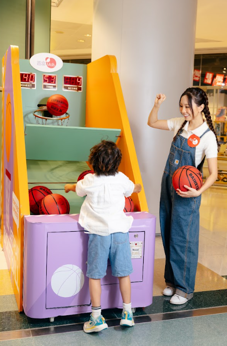 置富Malls“奇趣‘置’多FUN”篮球神射手(照片由相关机构提供)