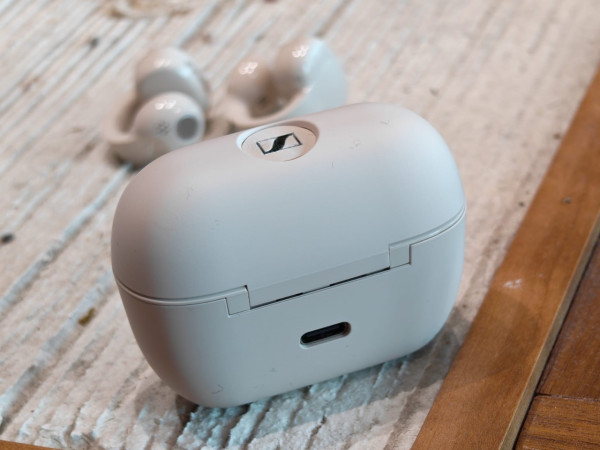 Sennheiser ACCENTUM Clip 開箱實測｜夾耳式開放耳機 $1,499　12mm 單元、LDAC、戴足全日會唔會痛？