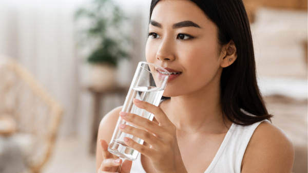 狂用漱口水驚見「黑毛舌」 醫生警告這一步做錯愈漱口愈發炎：等於對舌頭用刑