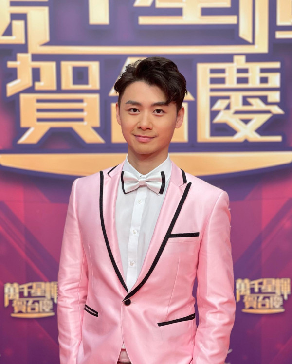 《愛回家》男藝人童顏樣36歲震驚網民！面臨失業宣佈新身份︰另一個新開始