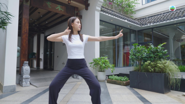 香港小姐2026|9号周芳姿Gracia背景全曝光 港大硕士不懂粤语 被封“古代邻家女孩”
