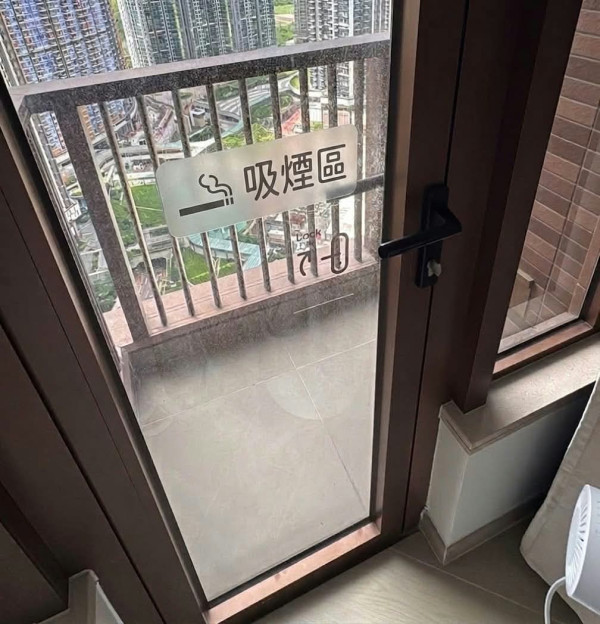 新樓蚊型工作平台被批廢位！業主痛批花幾十萬買垃圾！網民出奇招變超活用神區