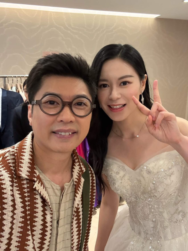 30歲TVB上位小花晒喜帖婚紗照宣佈封盤！無預警曝喜訊嚇窒網民：我們結婚了
