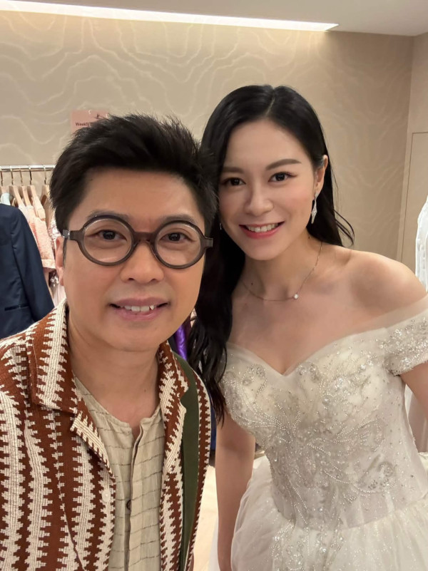 30歲TVB上位小花晒喜帖婚紗照宣佈封盤！無預警曝喜訊嚇窒網民：我們結婚了