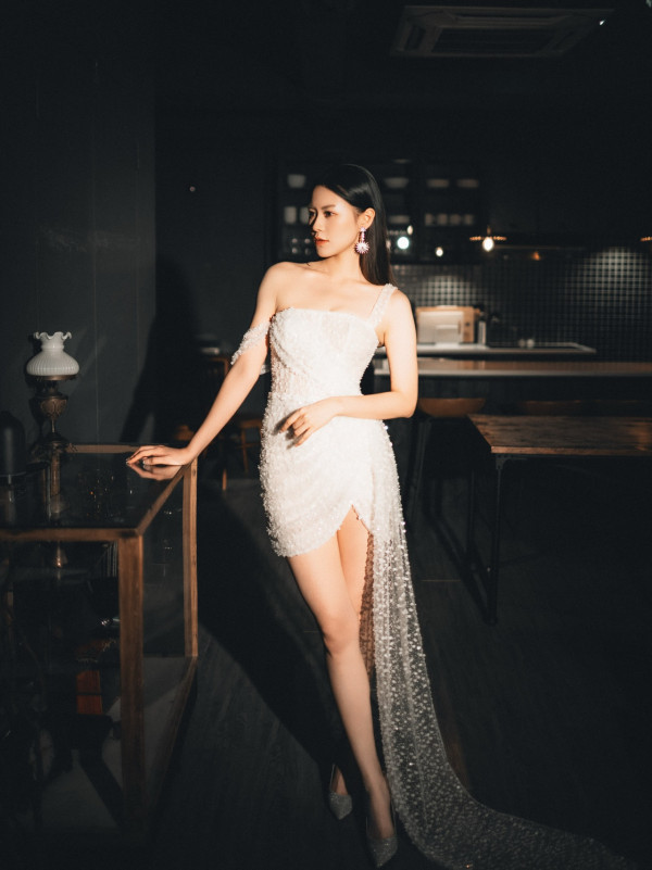 30歲TVB上位小花晒喜帖婚紗照宣佈封盤！無預警曝喜訊嚇窒網民：我們結婚了