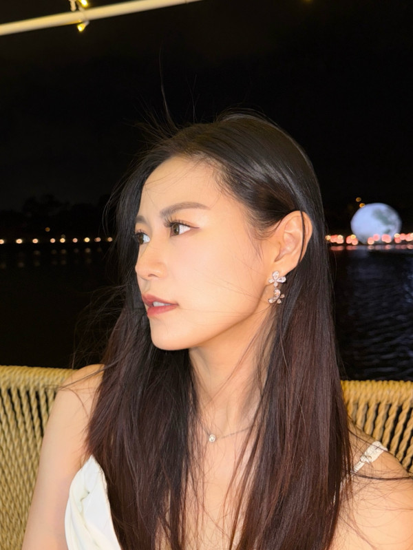 30歲TVB上位小花晒喜帖婚紗照宣佈封盤！無預警曝喜訊嚇窒網民：我們結婚了