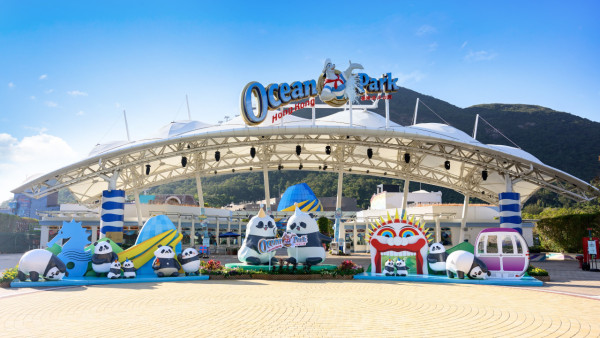 香港海洋公園零距離浮潛體驗！水中與珊瑚魚同游+親手觸摸鯊魚與鯆魚！附參加方法