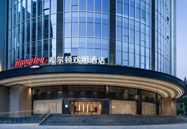 遊客二千元入住深圳酒店疑遭蠓蟲叮咬 致丘疹性蕁麻疹 酒店職員竟自行「貼錢」賠償惹爭議