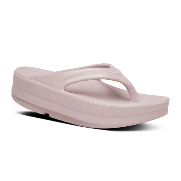 圖片來源:OOFOS官網 旅行暴走救星!舒壓恢復拖鞋8大品牌推介 HOKA、OOFOS、SIDAS醫療級足弓支撐