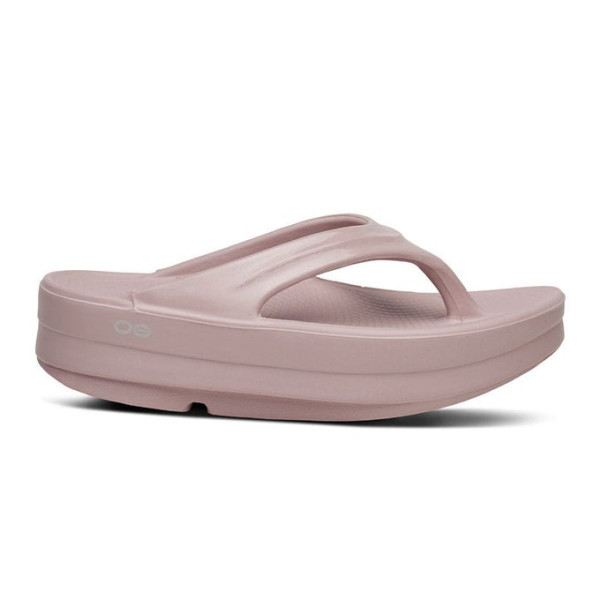 圖片來源:OOFOS官網 旅行暴走救星!舒壓恢復拖鞋8大品牌推介 HOKA、OOFOS、SIDAS醫療級足弓支撐