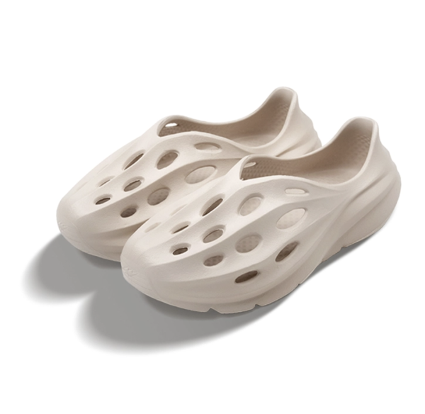 圖片來源:MoSports官網 旅行暴走救星!舒壓恢復拖鞋8大品牌推介 HOKA、OOFOS、SIDAS醫療級足弓支撐