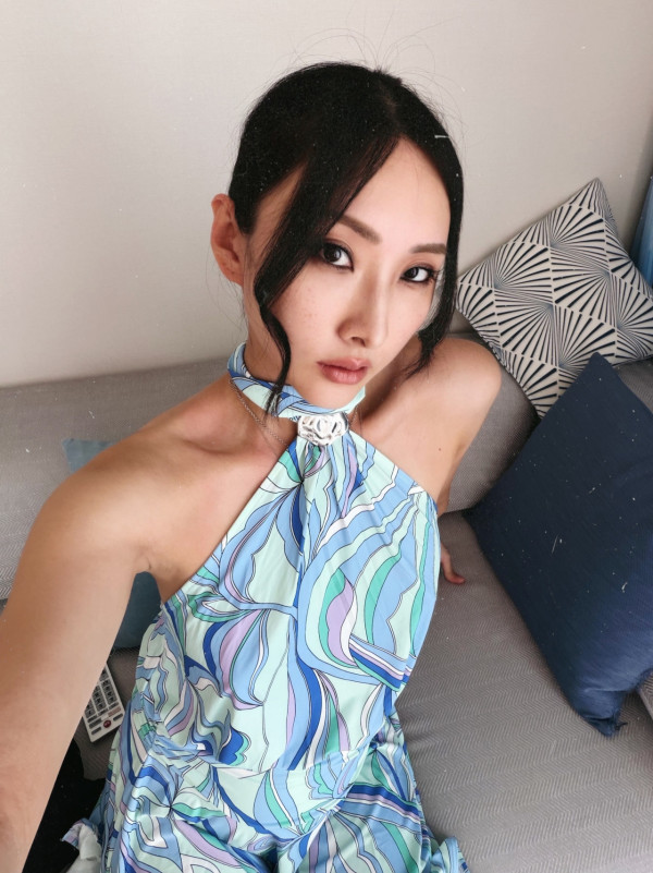 30歲女藝人婚後5年公開懷孕喜訊！驚喜宣佈佗B女喜迎千金：踏入八個月