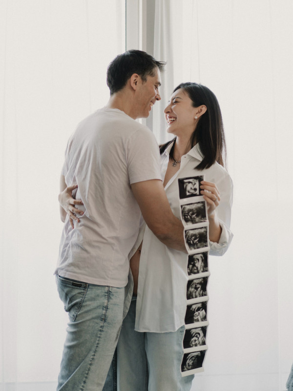 30歲女藝人婚後5年公開懷孕喜訊！驚喜宣佈佗B女喜迎千金：踏入八個月