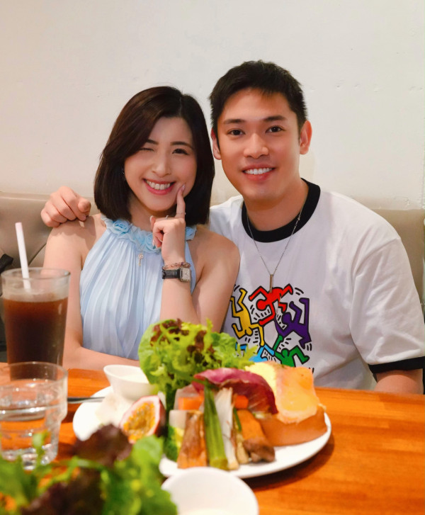 前TVB新聞主播「最佳拍檔」曝拍拖喜訊！合照放閃甜稱「最佳旅伴」官宣認愛