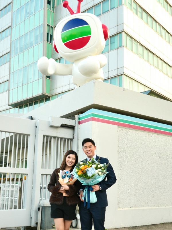 前TVB新聞主播「最佳拍檔」曝拍拖喜訊！合照放閃甜稱「最佳旅伴」官宣認愛