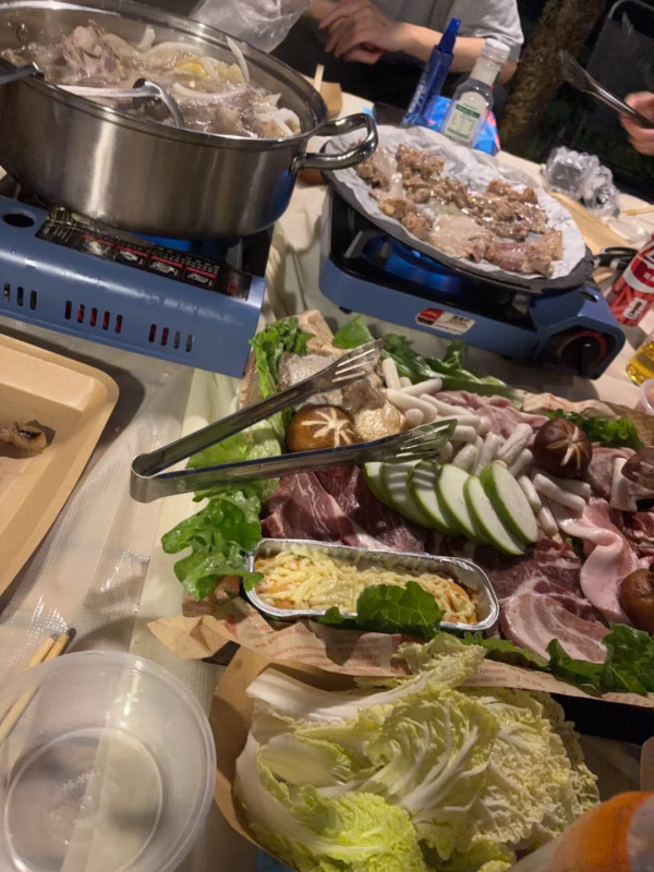 圖片來源:小紅書@小喜笑嘻嘻 深圳近郊避暑必去山林露營農莊!星空BBQ+篝火晚會+露天KTV