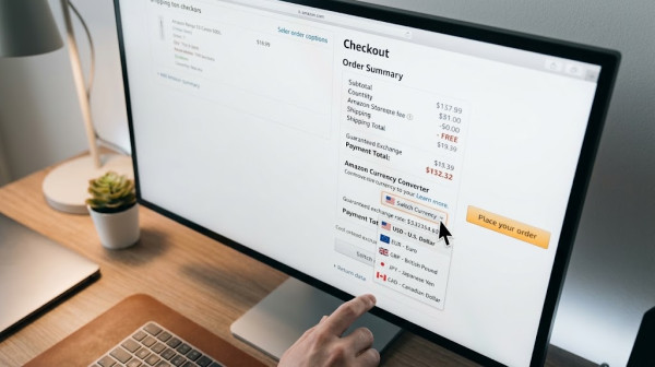Amazon 撳錯 1 個掣隨時貴幾%？網購揀港幣定美金/日元好　DCC 匯率陷阱＋避雷教學