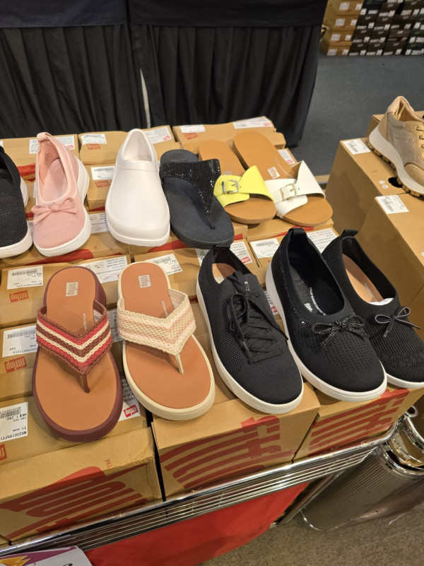 开仓优惠 | 尖沙咀名牌鞋履开仓！$199起买MIRABELL/FitFlop鞋履/Crocs划一优惠价$299
