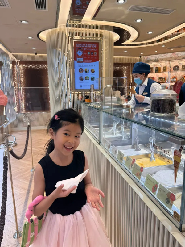 前TVB力捧花旦罕晒家庭合照曝光囡囡樣貌！轉型創業女強人豪玩Dior工作坊