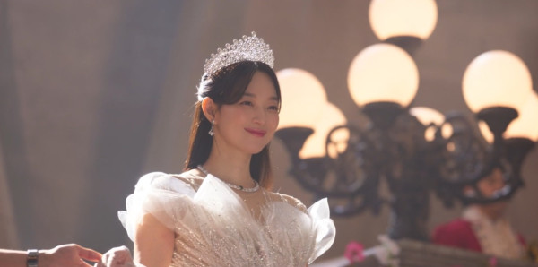 《再婚皇后》11 月 4 日 Disney+ 獨家上線　申敏兒、朱智勛、李鍾碩、李世榮華麗角色造型曝光
