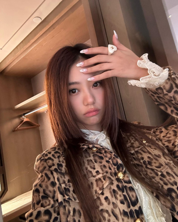 人氣女歌手一刀剪短髮氣質大轉變！女人味爆發被網民狂讚：靚過長頭髮