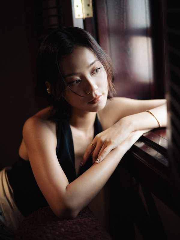 人氣女歌手一刀剪短髮氣質大轉變！女人味爆發被網民狂讚：靚過長頭髮