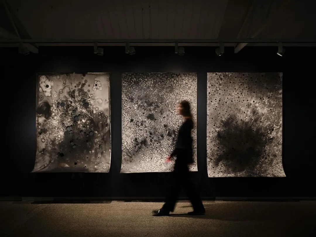 深圳南山新展《Lindy Lee:世間星辰》!巨型星空球、沉浸式宇宙光影打卡