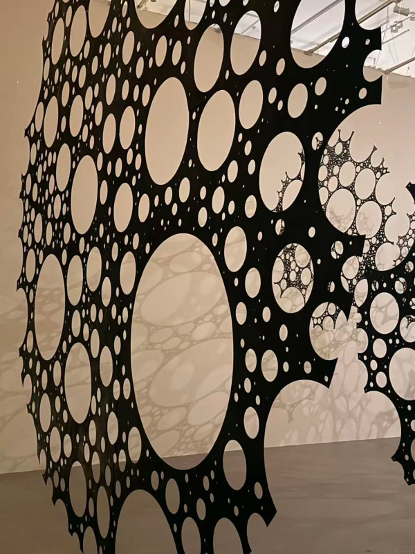 圖片來源:小紅書@鹦鹉空间 The Parrot 深圳南山新展《Lindy Lee:世間星辰》!巨型星空球、沉浸式宇宙光影打卡