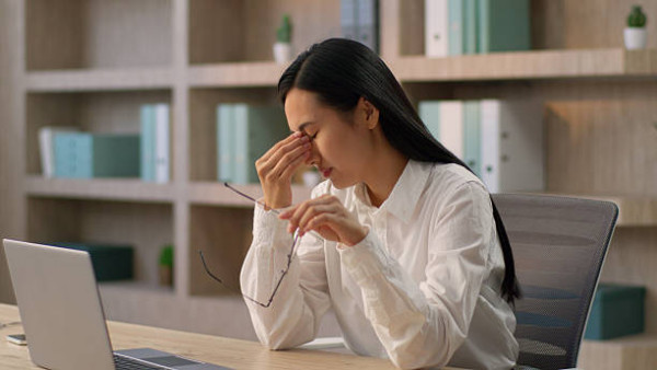 日本眼科醫生1秒閃光燈驗眼術！影相冇紅眼＝過勞？醫生3招改善＋護眼食譜