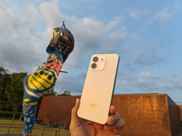 REDMI Note 17 Pro Max 5G 上手玩｜10,000mAh 大電池＋100W 快充　幻變橙靚色吸睛