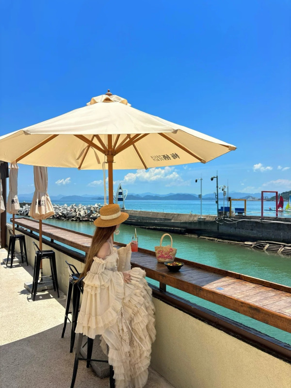 圖片來源:小紅書@🐻嘉嘉 深圳大梅沙新開海景主題Cafe!鄰近市區地鐵直達/私人沙灘打卡/高顏值特飲