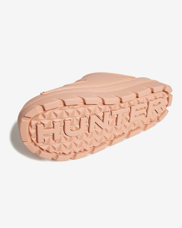 圖片來源:HUNTER BOOTS官網 旅行暴走不腳痛!時尚減壓涼鞋品牌8大推介 KEEN、OTZ、Teva顯高修腿型、寬腳友善