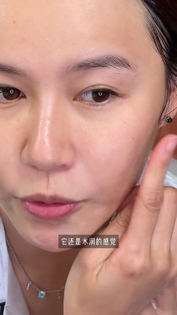 黄翠如现场卸妆公开最真实素颜！镜头前44岁皮肤状态全曝光！网友：毛孔都看得到