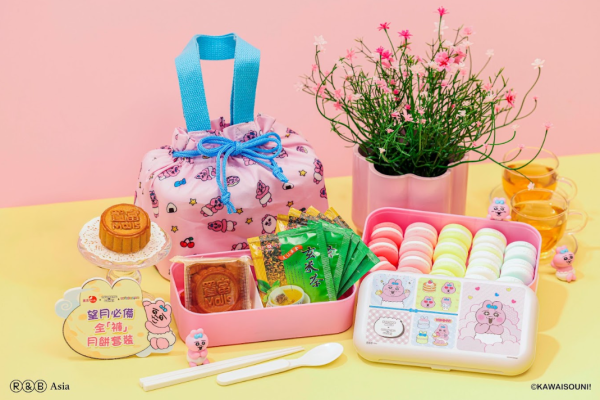 新一階段的「富」「褲」Fun限定禮品即將登場!禮品包括望月必備全「褲」月餅套裝,以及「置」「褲」2027年座枱月曆。(相片由相關機構提供)
